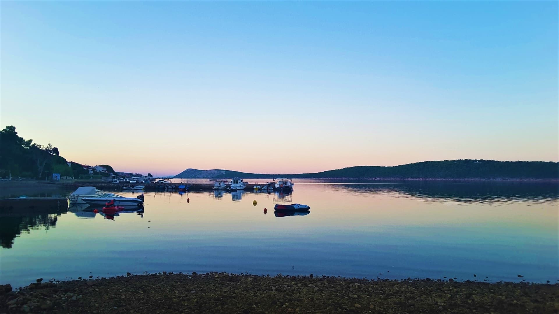 Plaža Banjol in Banjol, Rab Island.