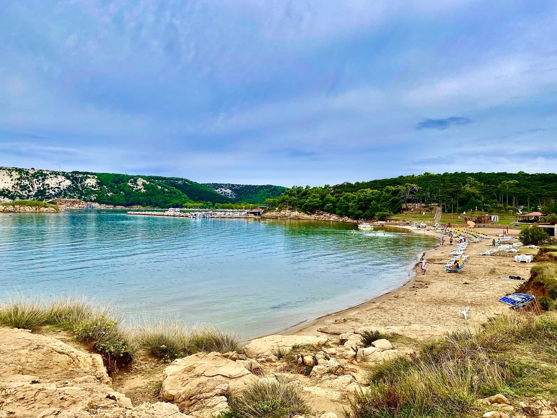 Plaža Elaphusa in Banjol, Rab Island.